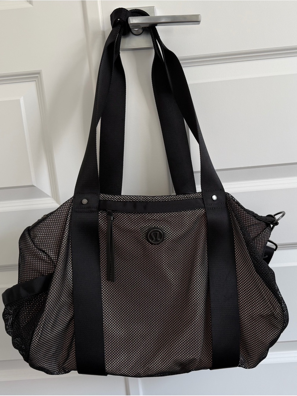 LULULEMON Run On Duffel Black Mesh/Silver Underlay O/S